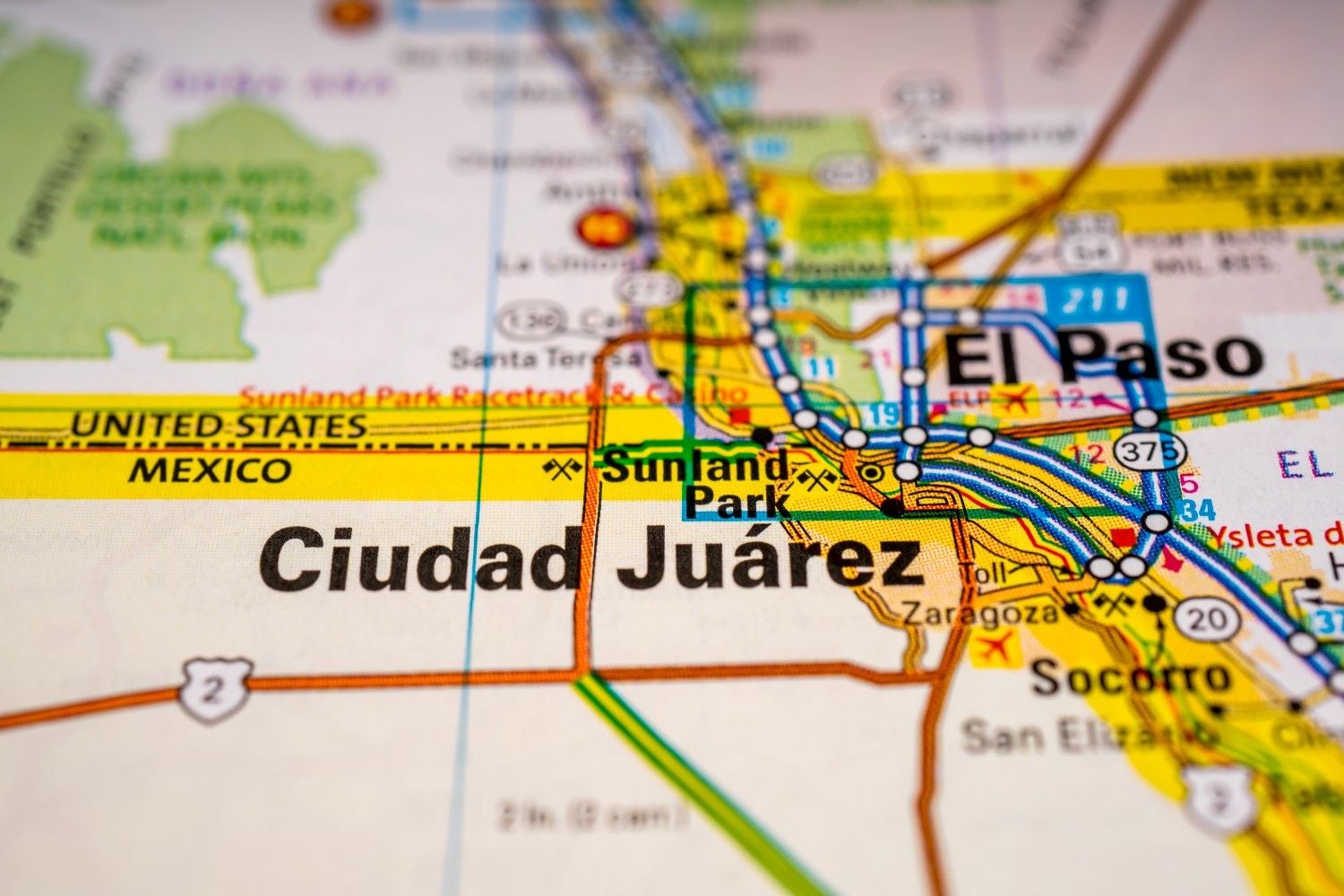 A map showing El Paso, Texas, and Ciudad Juárez, Mexico, separated by the US/Mexico border.